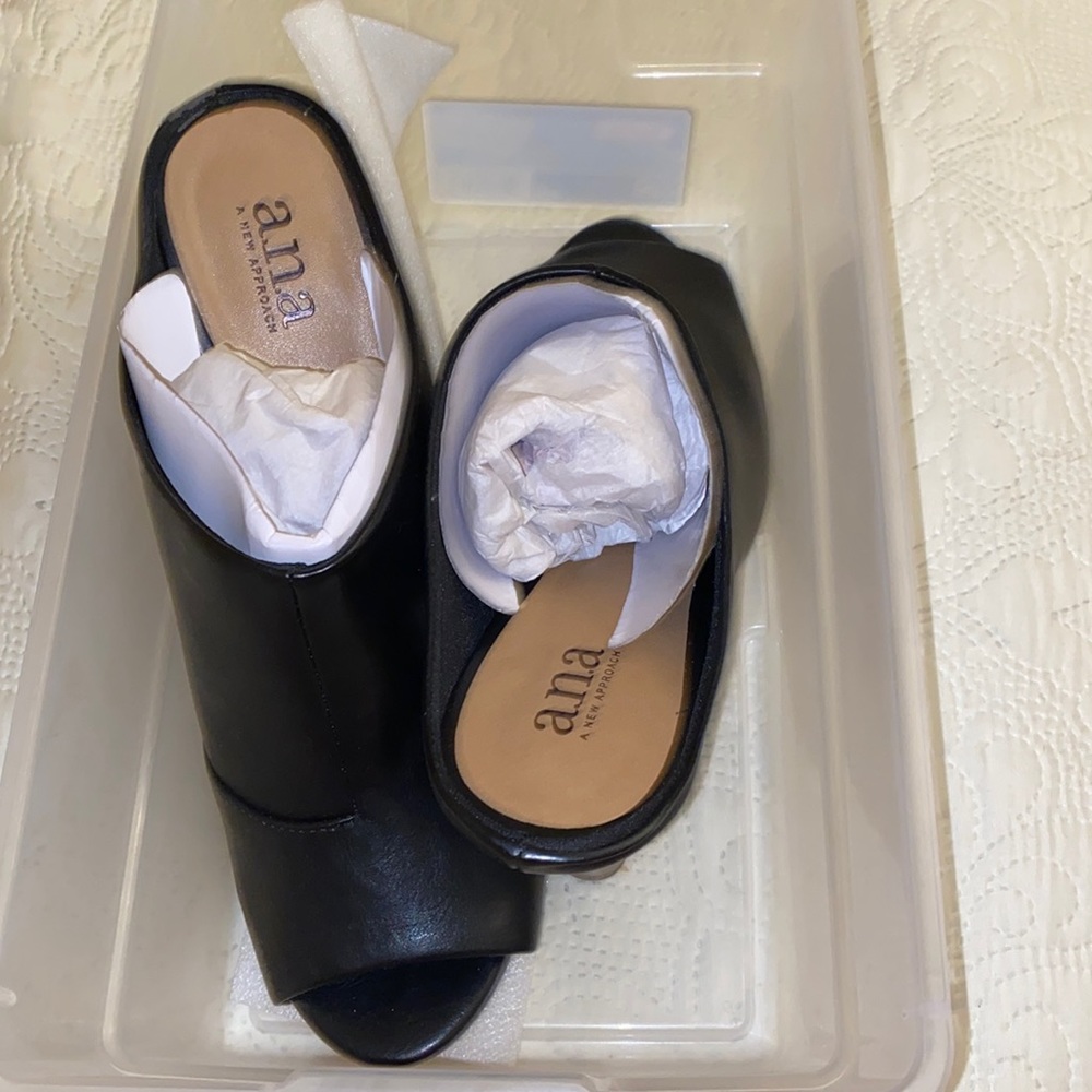a.n.a brand new shoes never worn, open toe pumps